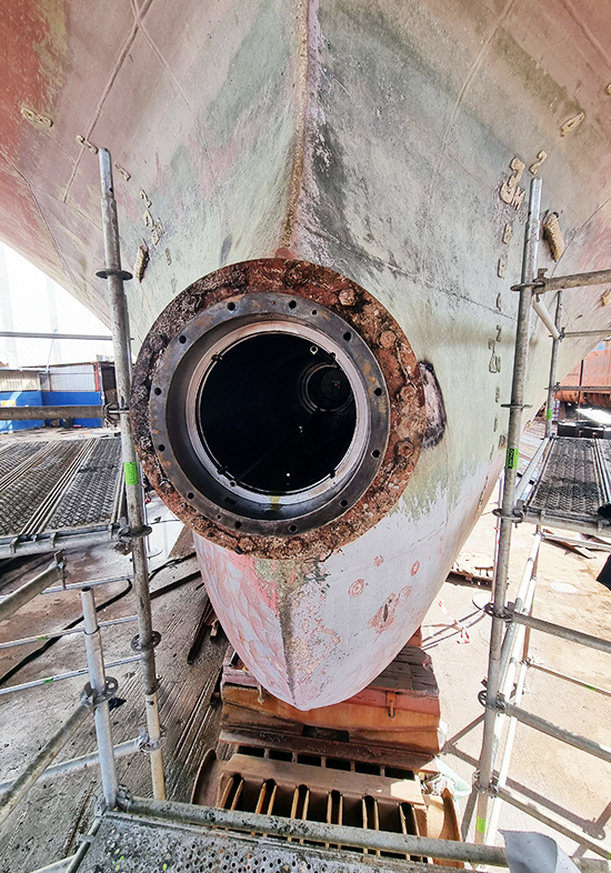 Marine Chocking Stern Tube Application Straight Course